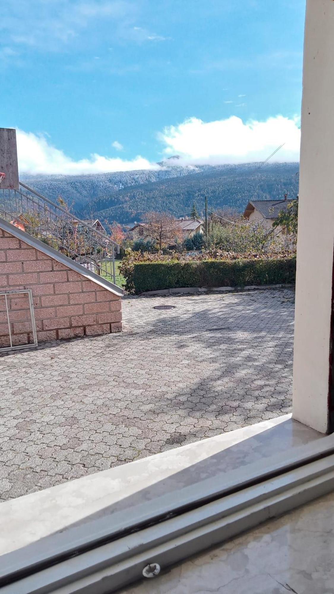 Casa Vacanze A Romeno Exteriör bild