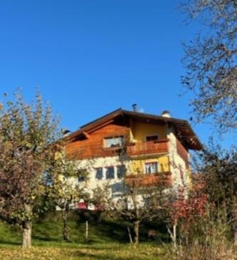 Casa Vacanze A Romeno Exteriör bild
